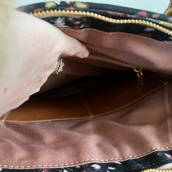 - Sustainable Sseko  Convertible Multicolor Canvas Zipper Tote, Backpack - Picture 5 of 10